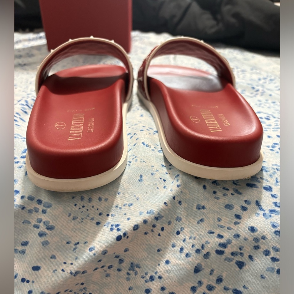 Valentino Garavani Rockstud Slides in Red and white - Picture 5 of 15